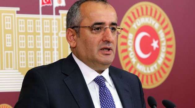 Akar, iktidarı çalıştırıyor