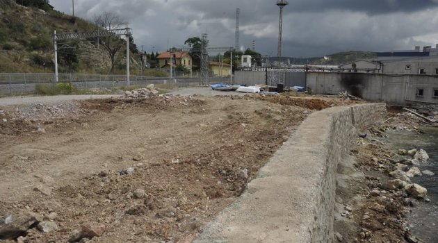 Balıkçı barınağının yapımına başlandı