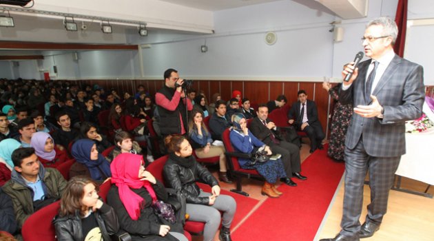 Başkan Köşker gençlerin yanında!