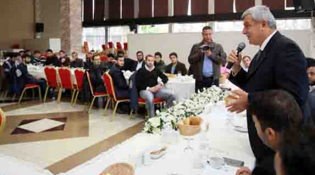 Başkan lider öğrencilerle bir araya geldi