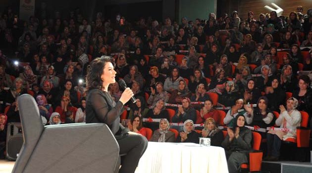 Bayanlar gönüllerince eğlendi
