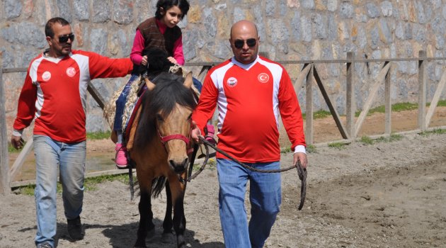 Beyaz Ay ile eğlendi