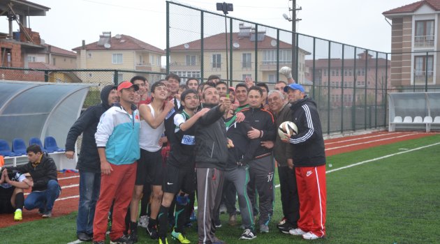Çayırova U-17 yarın gece yolcu