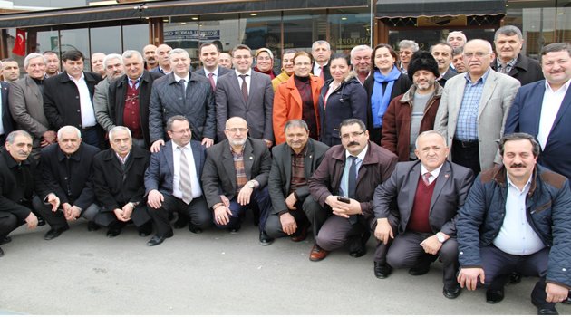 Çayırova ve Gebze muhtarları ile bir araya geldi