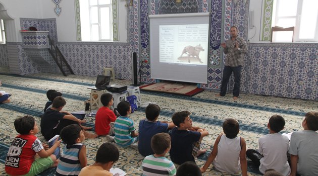 Çocuklara sokak hayvanları eğitimi