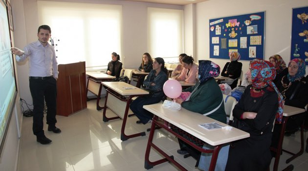 Çocuklarını daha iyi tanımayı öğreniyorlar