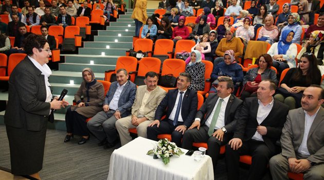 Darıca Belediyesi eğitim seminerleri sürüyor