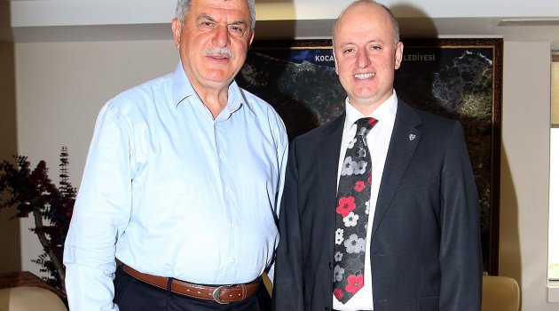 Defterdar Özel'den, Karaosmanoğlu'na ziyaret