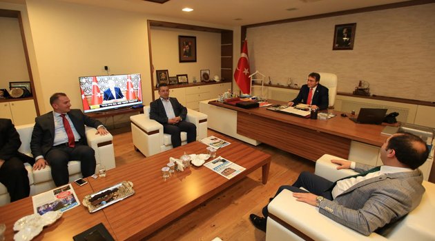 Demirci’ye yoğun ziyaretçi trafiği