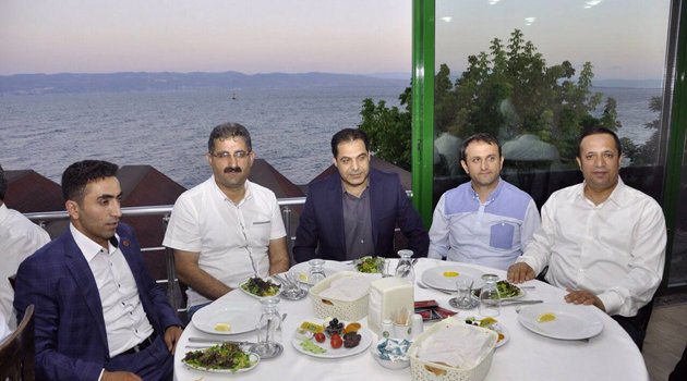 Dilovası’nda protokol birlikte iftar yaptı