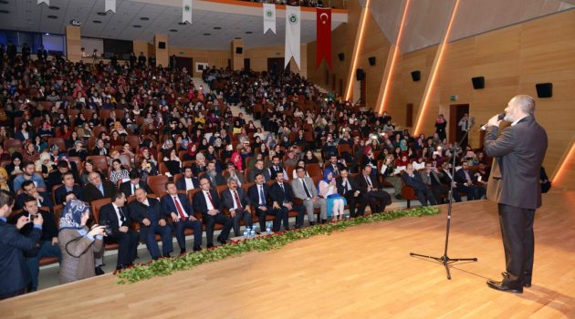 Dursun Ali Erzincanlı şiirleriyle büyüledi