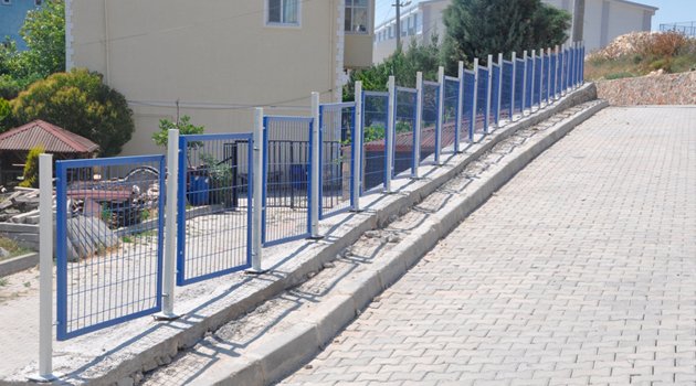 Eğimli yerlere demir korkuluk