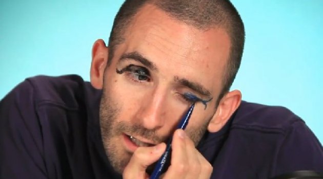 Erkekler eye-liner sürmeye çalışırsa...