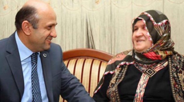Fikri Işık'ın annesi hayatını kaybetti