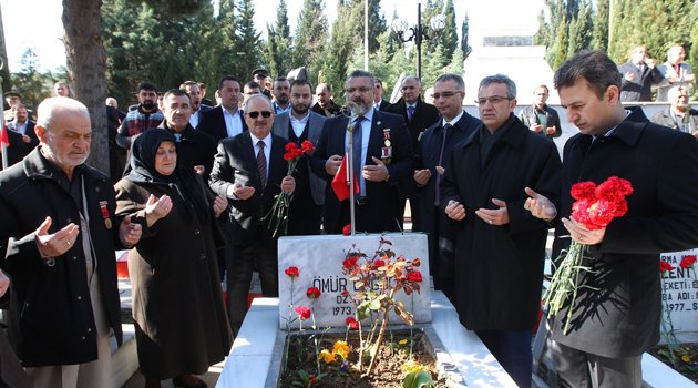 Gebze şehitliğinde tören