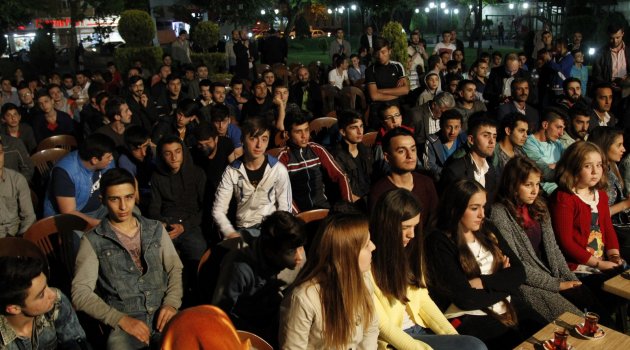 Gençlerle Gebze’de buluştu