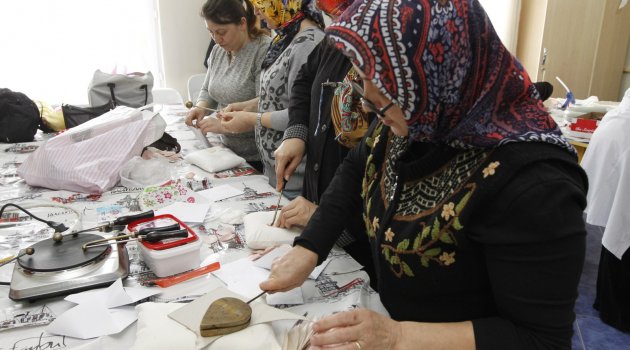Hediyelikler GESMEK’li hanımlardan