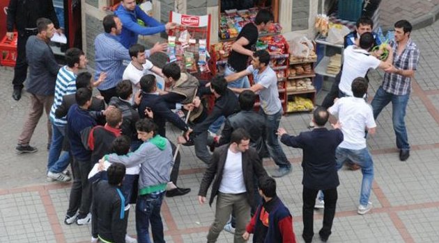 İki grubun tartışması karakolda bitti!