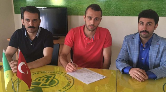 İlk imza Selçuk’tan
