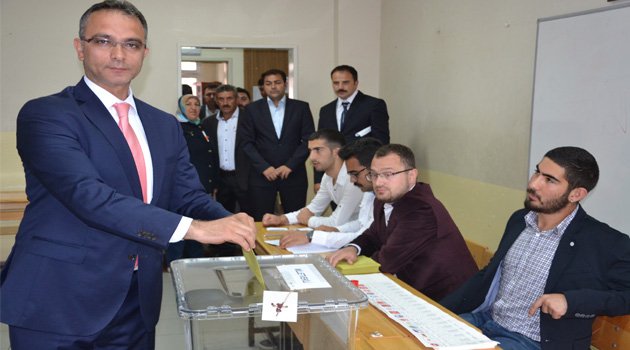 İlk oyu Soba attı