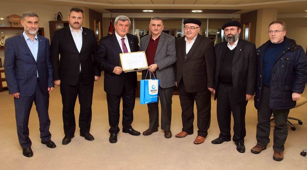 “İman karanlıkları aydınlatır’’