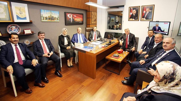 Karaosmanoğlu, Milletvekillerini ziyaret etti