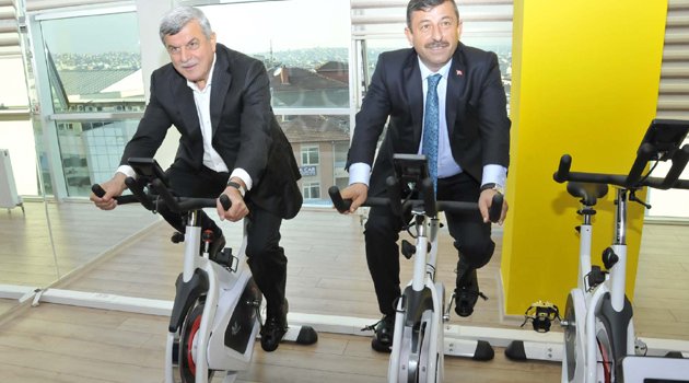 Karaosmanoğlu’ndan Kültür Merkezine tam not