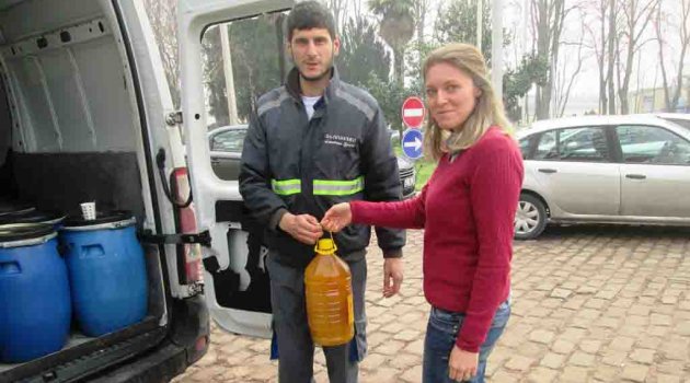 Kızartmalık yağları asla dökmeyin!