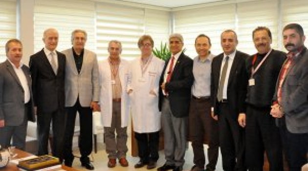 Meslektaşlarını unutmadı