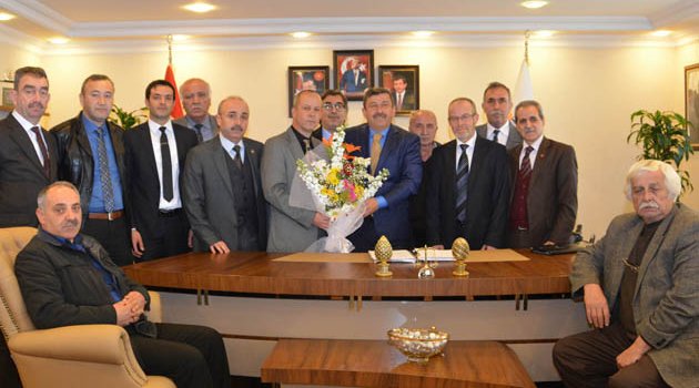 Muhtarlar Karabacak'ı tebrik etti
