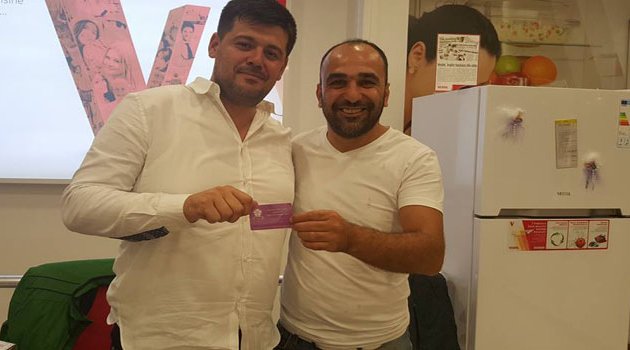 Önce babasını, sonra kendisini kombineli yaptı
