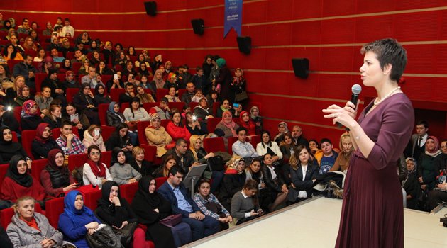 “Oyuncu anne” Gebzelilerle buluştu