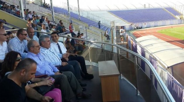Protokol takımına sahip çıkıyor