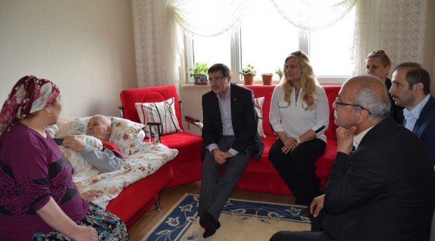 Şeker, Akpınar TOKİ sakinleriyle buluştu
