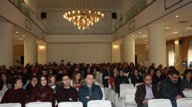 Seminer düzenledi