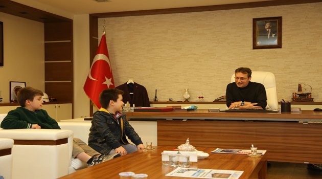 Şevki Demirci’ye ‘Minik’ ziyaret