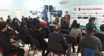 41 Genç’e stres yönetimi semineri