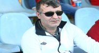 Bülent Turhan iftarda ağırlıyor