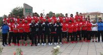 Menekşe umutlu dönüyor