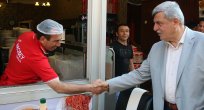 Başkan Karaosmanoğlu Eski Çarşı esnafını gezdi