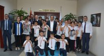 Başkan Toltar başarıyı ödüllendirdi