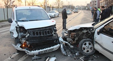 Başiskele'de 3 araç kaza yaptı, 1 Yaralı!