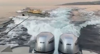 Bekçileri görünce kaçak midyeyi bırakıp denize kaçtılar!