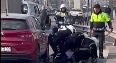 Çaldığı ağabeyinin otomobili ile kaçarken baltayı taşa vurdu!