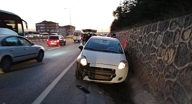 D-100'de 3 araç birbirine girdi