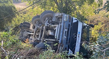 Darıca'da beton mikseri devrildi: 1 yaralı!
